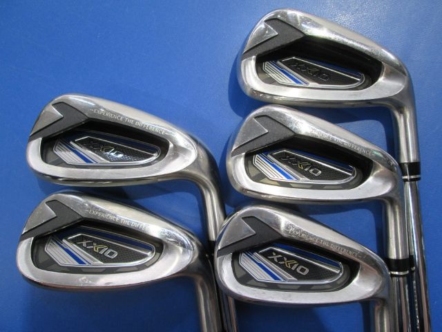 新品■ダンロップ■2023.12■ゼクシオ13■フェアーウェイ２本■W3:15.0/W5:18.0■MP1300 カーボン■R■レッド■高く強い弾道に導く 正規品