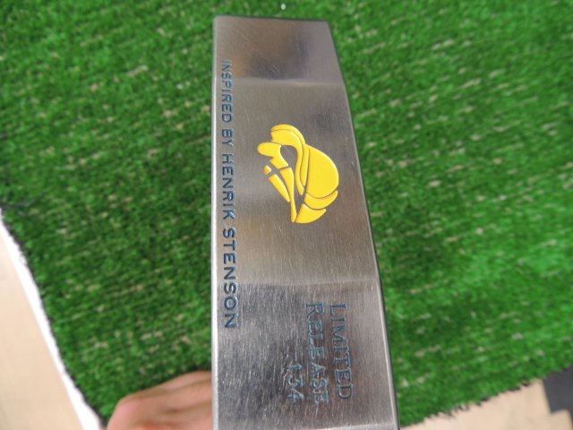sbeB/INSPIRED BY HENRIK STENSON