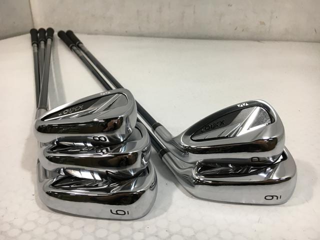 大人気^_^ゼクシオ8ゴルフセット¥120000 DUNLOP（ダンロップ） 返品OK お買い得品！中古 (5本)ゼクシオ8 エイト