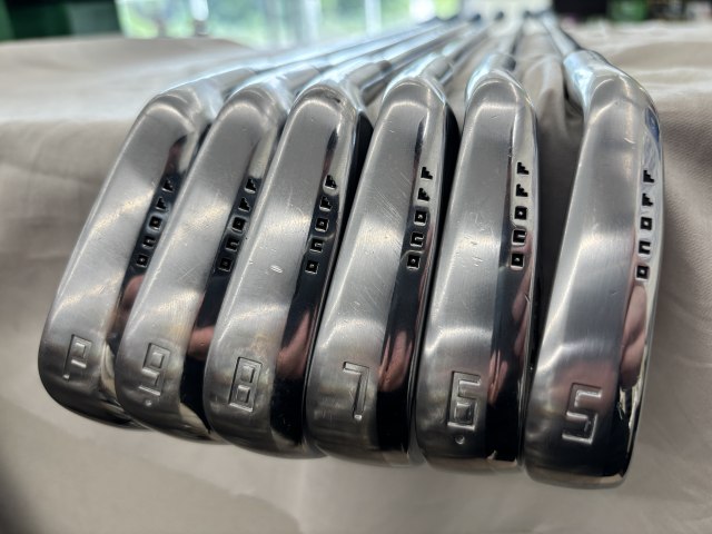 ONOFF FORGED KURO 2026 AMT TOUR WHITE グローブライド(ダイワ