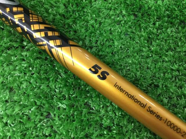 THE ATTAS V2 GOLD ver 5S 44インチ タイトリストスリーブ USTマミヤ